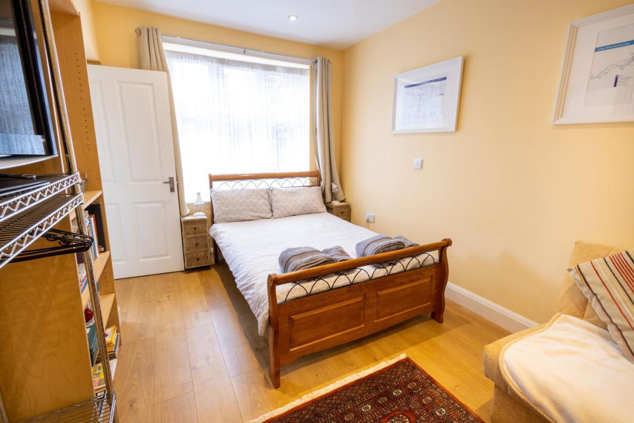 London Vegetarian Smoke & Pet Free En-Suite With Ev Parking Edgware Exterior photo