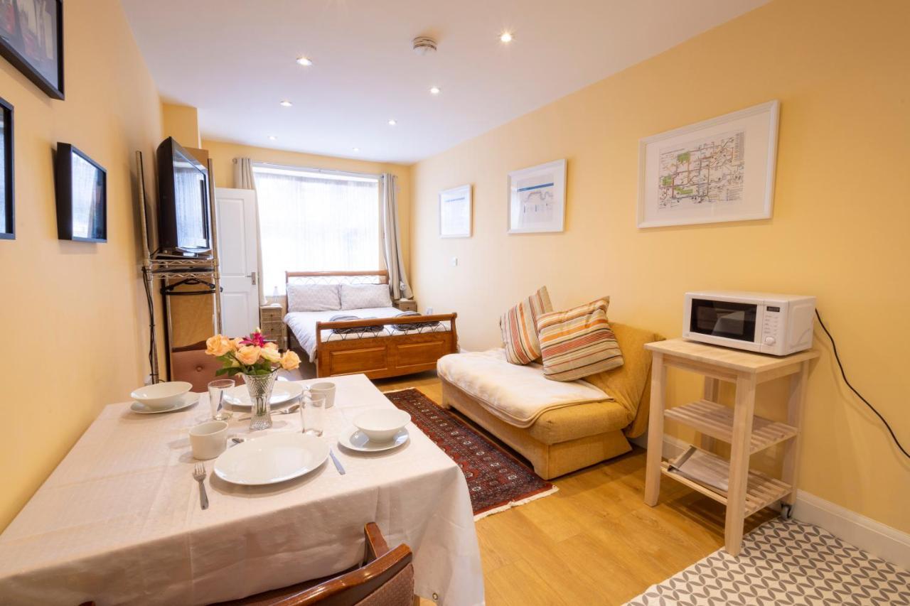 London Vegetarian Smoke & Pet Free En-Suite With Ev Parking Edgware Exterior photo
