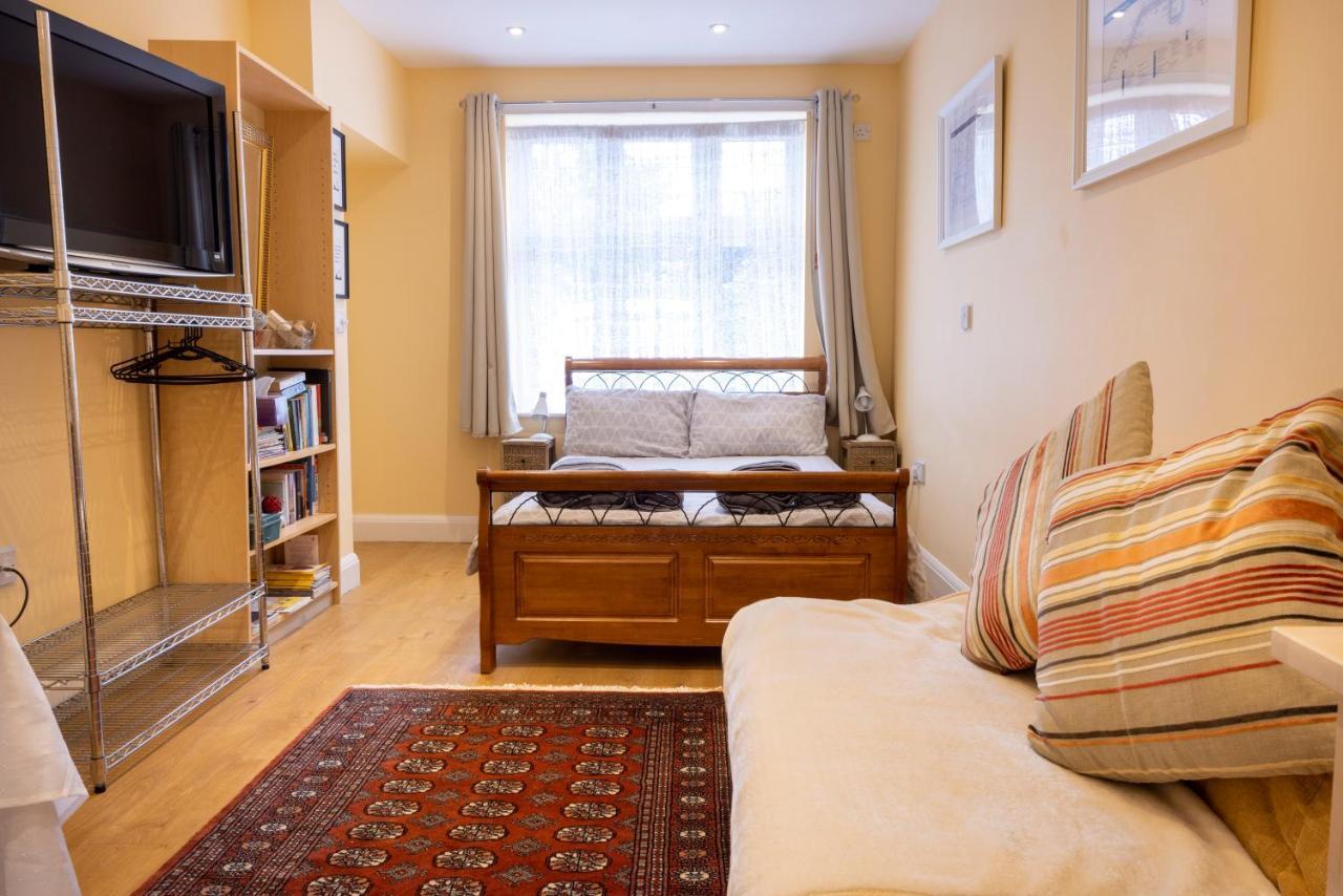 London Vegetarian Smoke & Pet Free En-Suite With Ev Parking Edgware Exterior photo