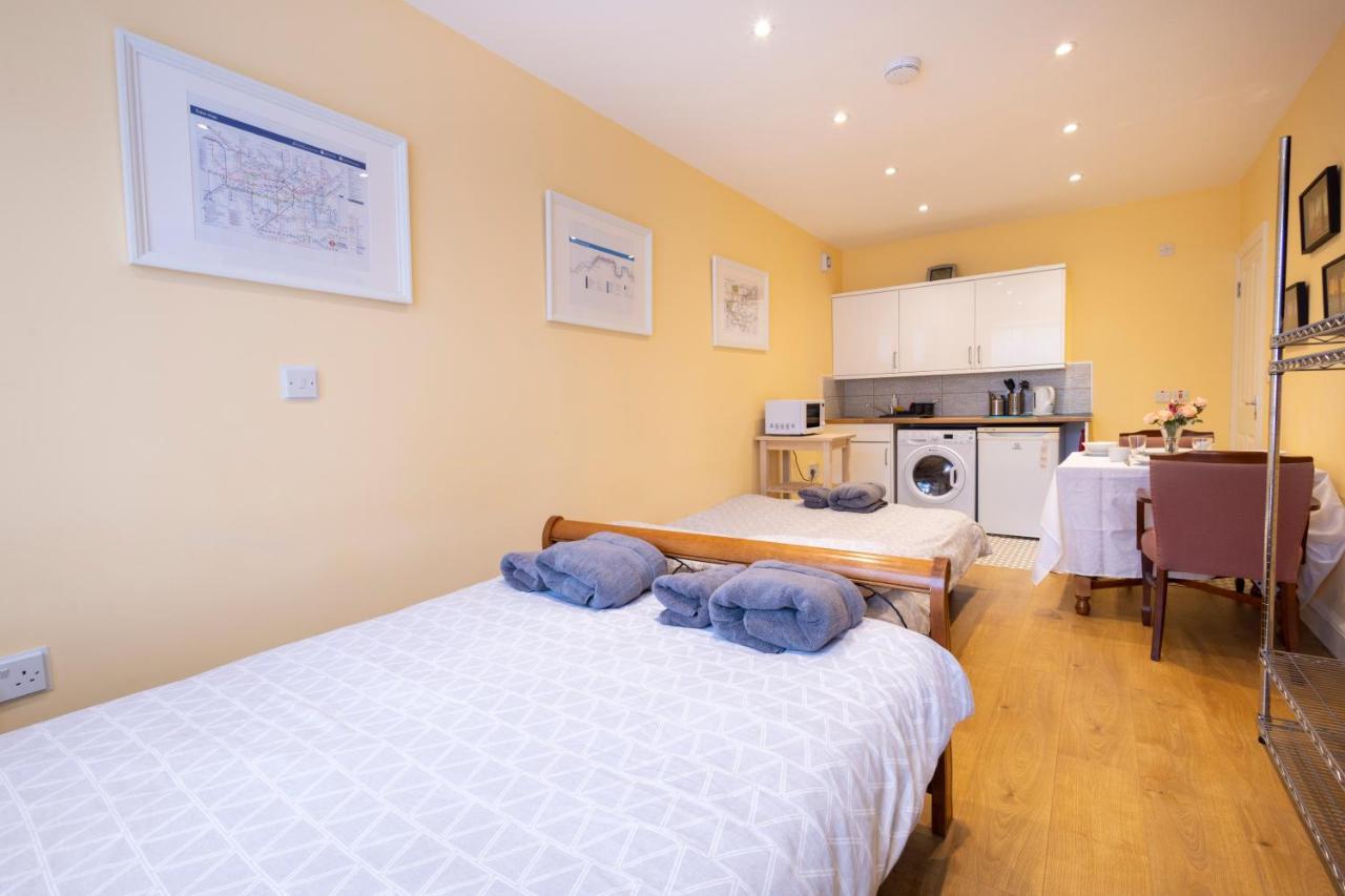 London Vegetarian Smoke & Pet Free En-Suite With Ev Parking Edgware Exterior photo